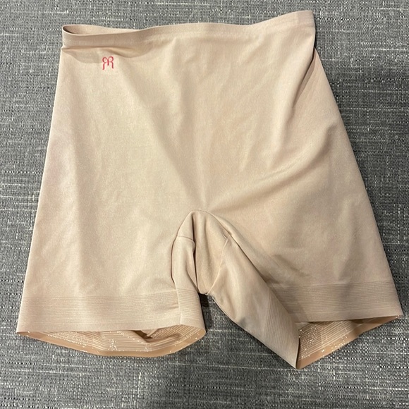 Ruby Ribbon boy short -small - Picture 1 of 4